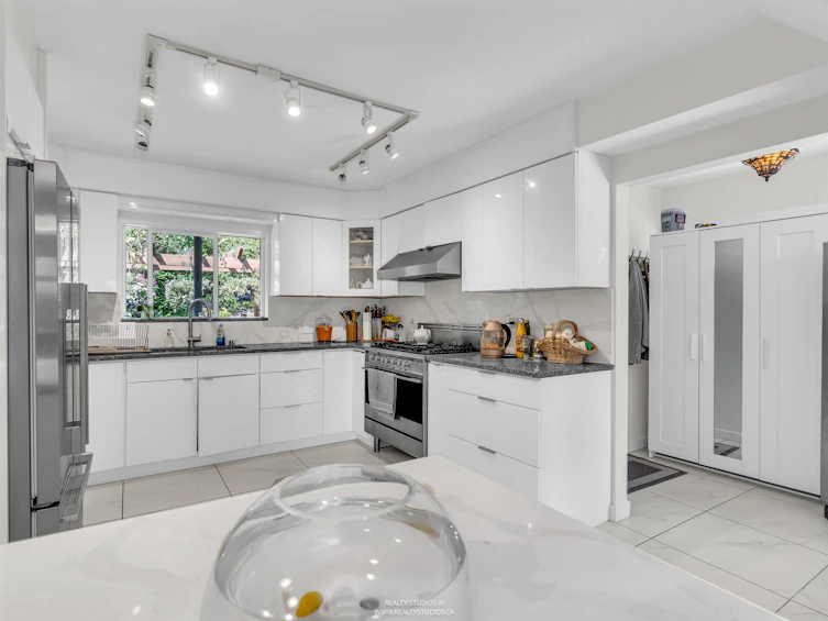 694 Keith Road, West Vancouver, BC, V7T 1L9 - 10