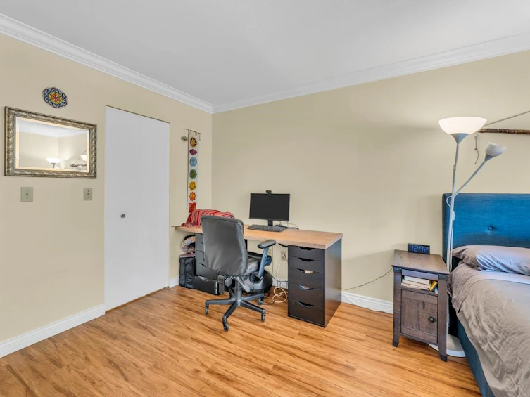 102-9682 134 Street, Surrey, BC, V3T 5L6 - 8
