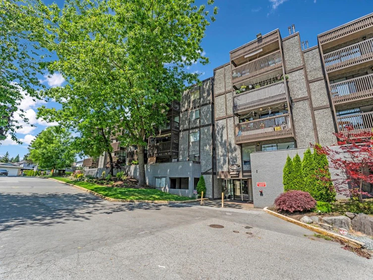 102-9682 134 Street, Surrey, BC, V3T 5L6 - 15