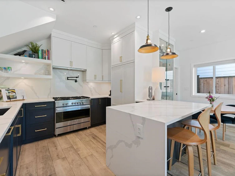3437 Franklin Street, Vancouver, BC, V5K 1Y4 - 3