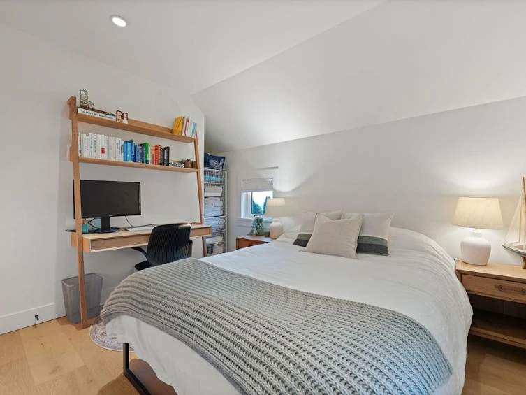 230 E 28 Street, North Vancouver, BC, V7N 1C2 - 31
