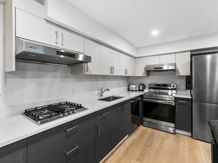 5670 Kullahun Drive, Vancouver, BC, V6N 2E5 - 16
