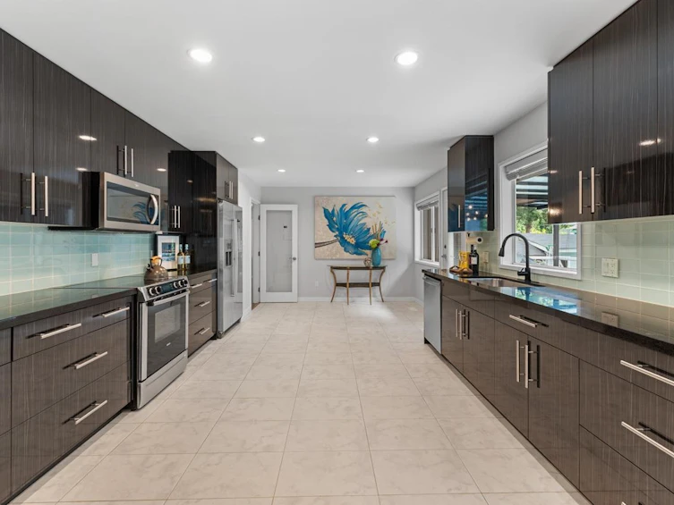 5670 Kullahun Drive, Vancouver, BC, V6N 2E5 - 5
