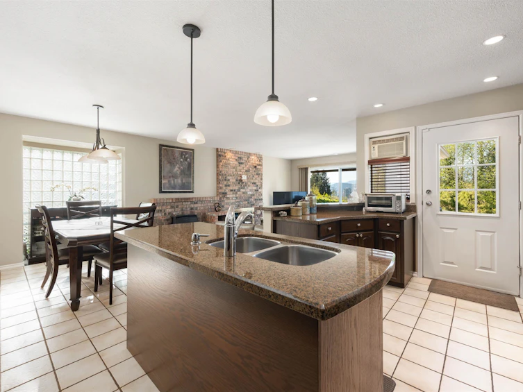 3173 Leeward Court, Coquitlam, BC, V3C 5A9 - 6