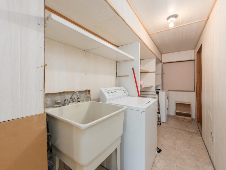 3173 Leeward Court, Coquitlam, BC, V3C 5A9 - 23