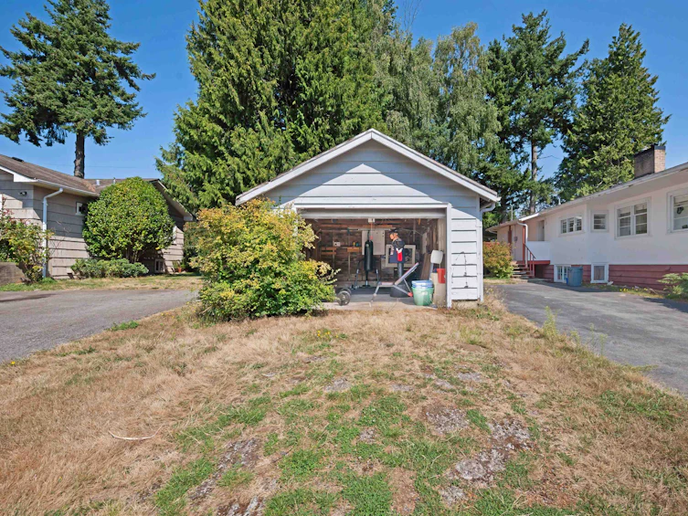 1129 Dolphin Avenue, Surrey, BC, V4B 4G6 - 30