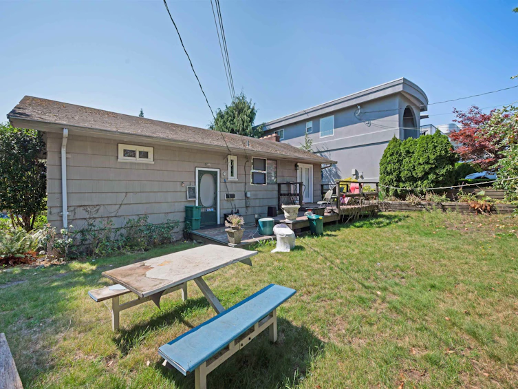 15404 Semiahmoo Avenue, Surrey, BC, V4B 1T5 - 7