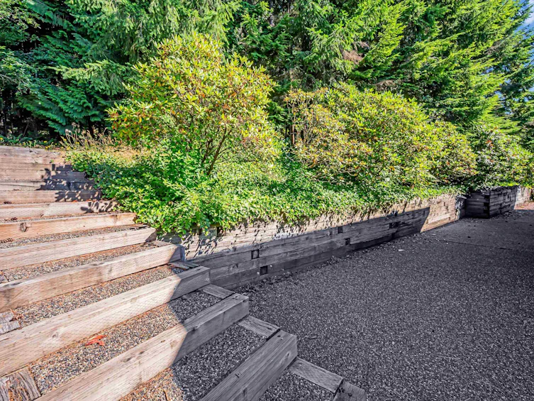 3945 Braemar Place, North Vancouver, BC, V7N 4M8 - 36