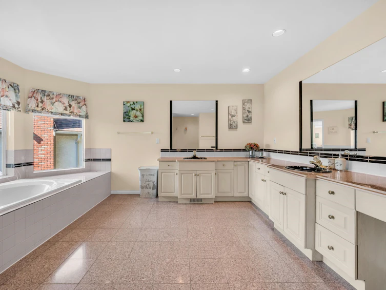 3945 Braemar Place, North Vancouver, BC, V7N 4M8 - 25