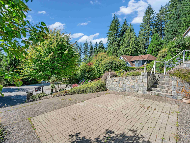 3945 Braemar Place, North Vancouver, BC, V7N 4M8 - 38