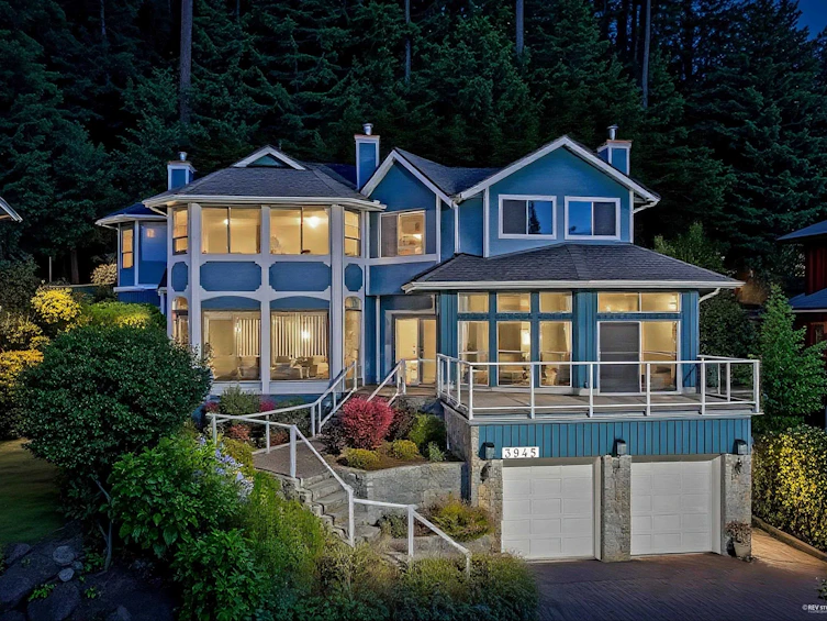 3945 Braemar Place, North Vancouver, BC, V7N 4M8 - 2