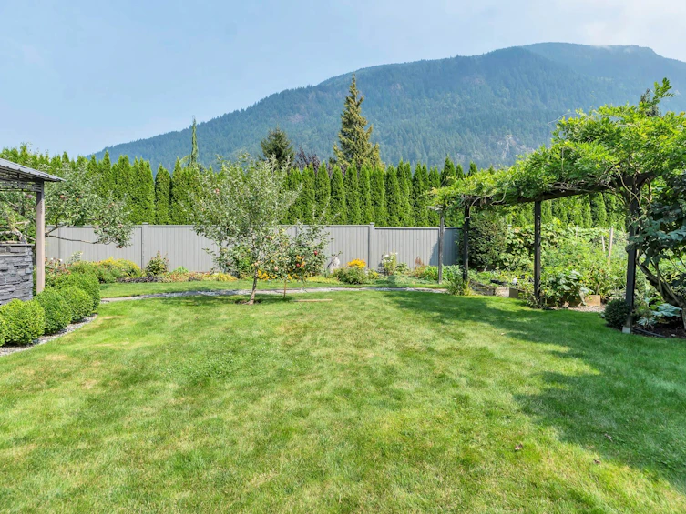 240 Balsam Avenue, Harrison Hot Springs, BC, V0M 1K0 - 37