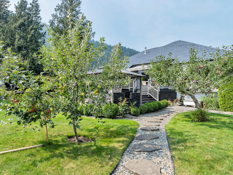 240 Balsam Avenue, Harrison Hot Springs, BC, V0M 1K0 - 39