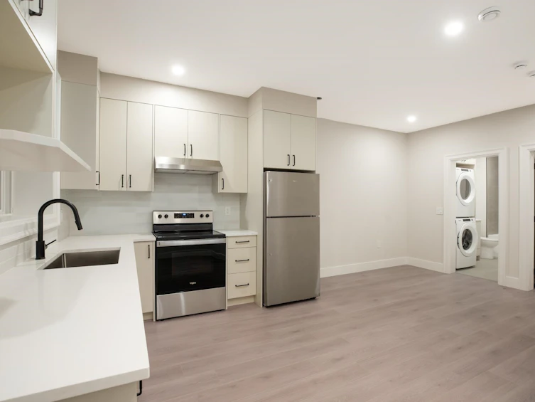 8316 Government Road, Burnaby, BC, V5A 2E3 - 35