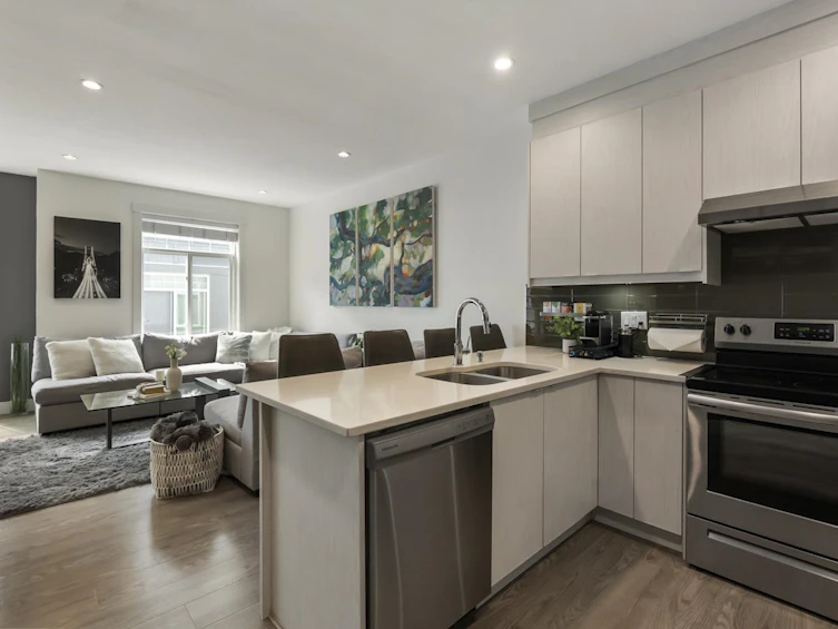 10-11267 133 Street, Surrey, BC, V3R 0E3 - 10