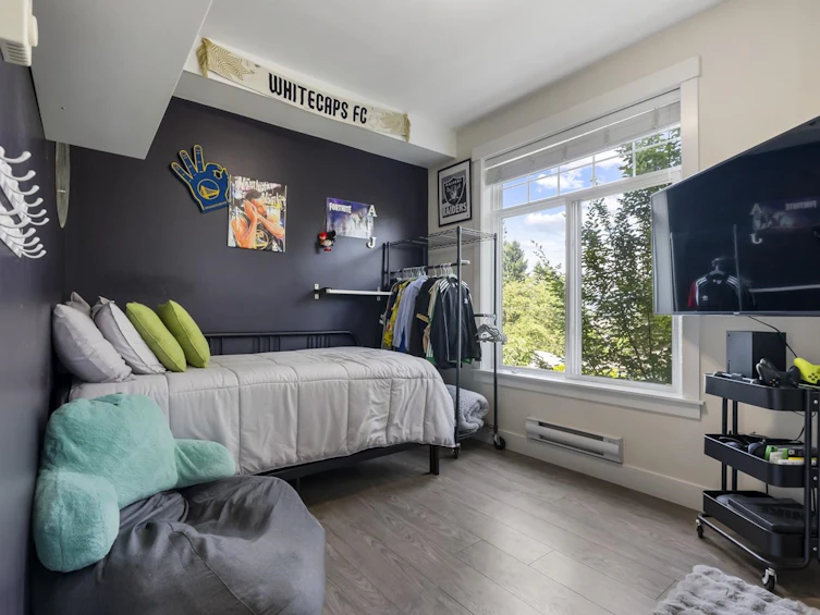 10-11267 133 Street, Surrey, BC, V3R 0E3 - 12