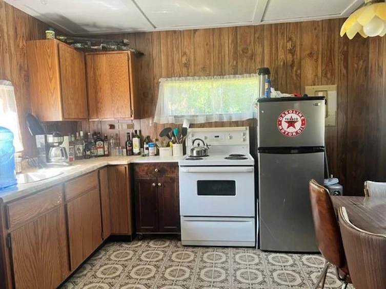 7648 Farquharson Road, 100 Mile House, BC, V0K 1X3 - 6