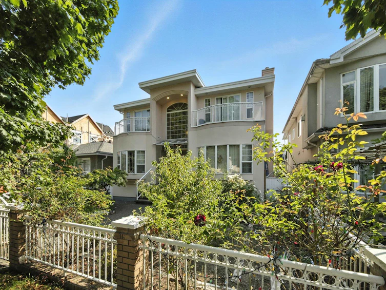 2228 E 40th Avenue, Vancouver, BC, V5P 1J5 - 2