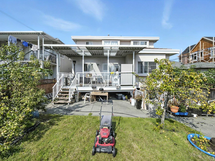 2228 E 40th Avenue, Vancouver, BC, V5P 1J5 - 4
