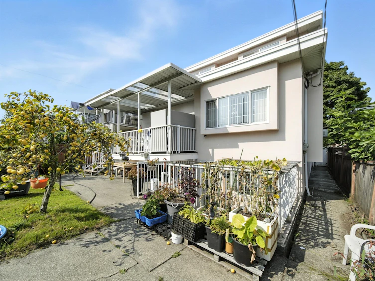 2228 E 40th Avenue, Vancouver, BC, V5P 1J5 - 3