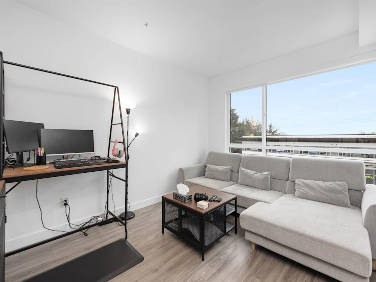 305-18811 72 Avenue, Surrey, BC, V4N 1M9 - 18