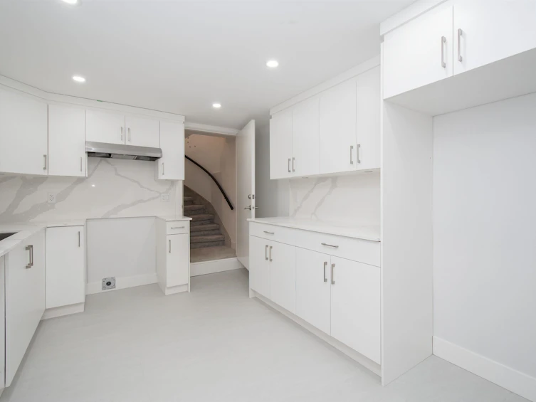 3855 Hillcrest Avenue, North Vancouver, BC, V7R 4B7 - 30