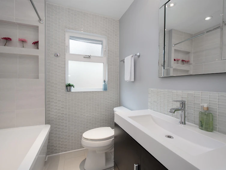 3855 Hillcrest Avenue, North Vancouver, BC, V7R 4B7 - 25