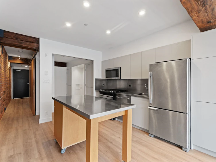 308-1072 Hamilton Street, Vancouver, BC, V6B 2R9 - 5