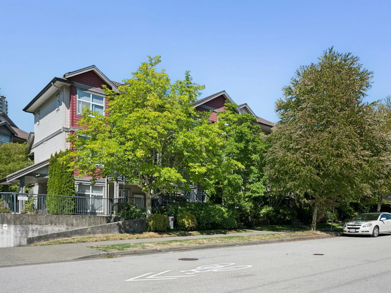 122 - 7333 16th Avenue, Burnaby BC V3N 0A8