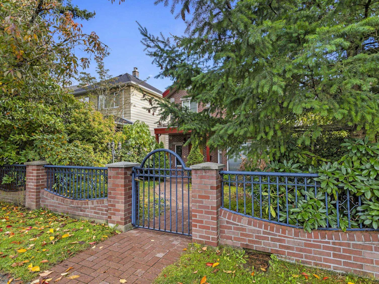 1110 Eighth Avenue, New Westminster, BC, V3M 2R6 - 40