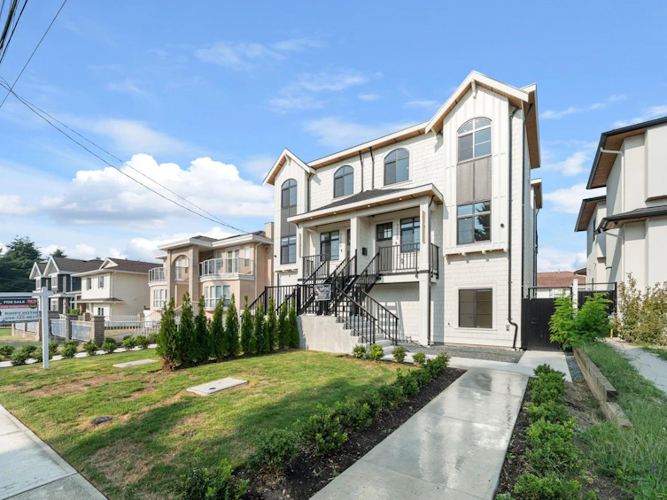 7588 2nd Street, Burnaby, BC, V3N 3R6 - 40