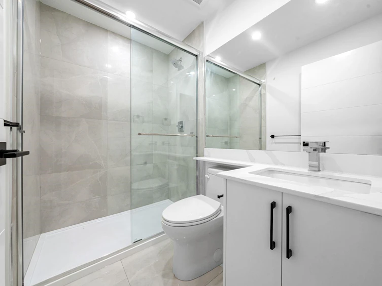 7588 2nd Street, Burnaby, BC, V3N 3R6 - 34