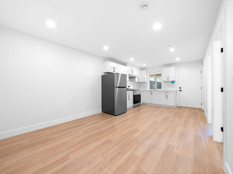 7588 2nd Street, Burnaby, BC, V3N 3R6 - 28