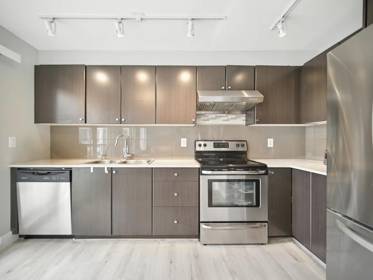305-13740 75a Avenue, Surrey, BC, V3W 0E8 - 7