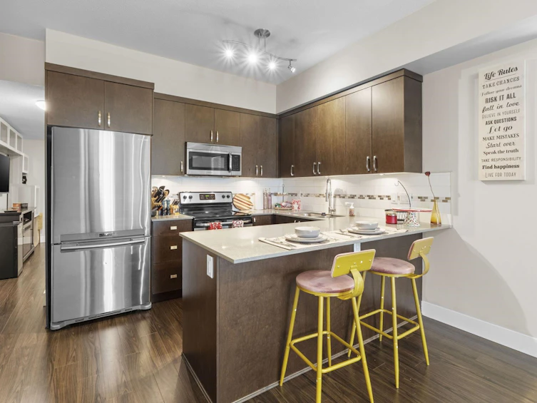 16-838 Royal Avenue, New Westminster, BC, V3M 1J9 - 2