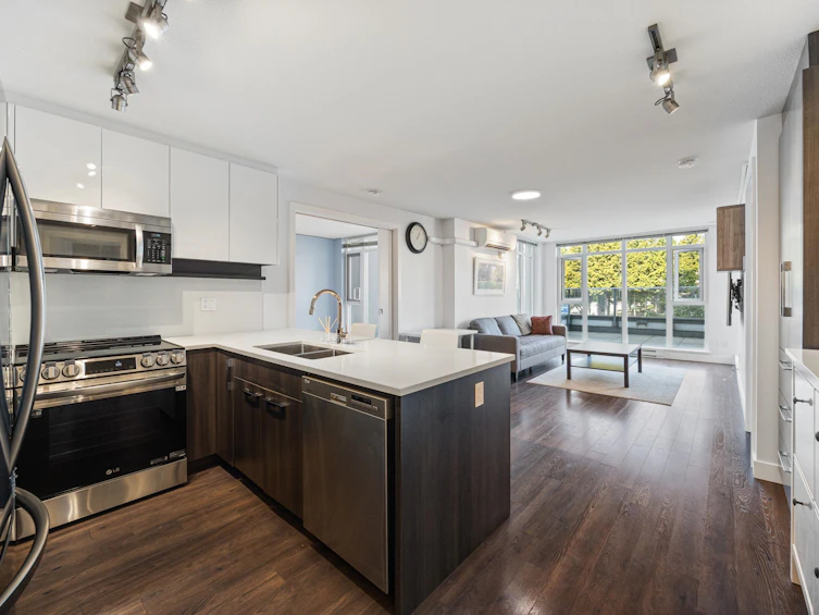 305-958 Ridgeway Avenue, Coquitlam, BC, V3K 0C5 - 6