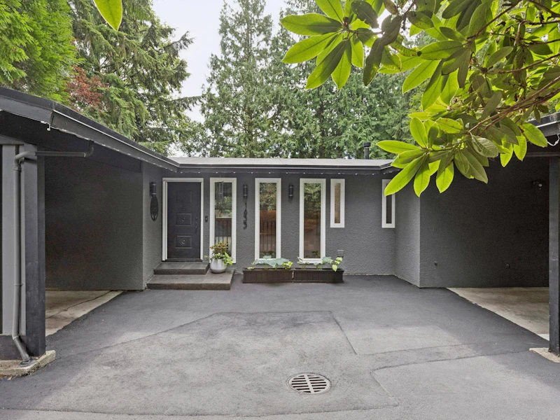 1433 Mcnair Drive, North Vancouver BC V7K 1X4