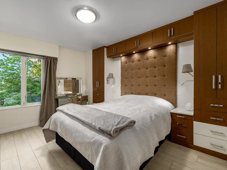 2391 Oak Street, Vancouver, BC, V6H 2J8 - 11