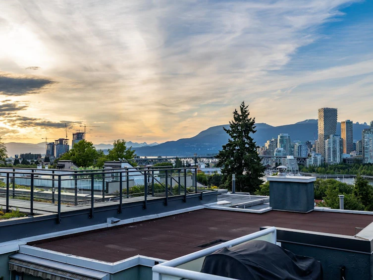 2391 Oak Street, Vancouver, BC, V6H 2J8 - 23