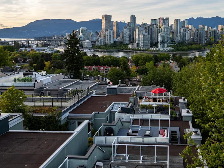 2391 Oak Street, Vancouver, BC, V6H 2J8 - 25