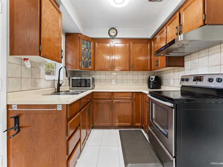 21957 Acadia Street, Maple Ridge, BC, V2X 3B7 - 4