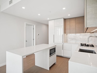 2901-2186 Gilmore Avenue - 4