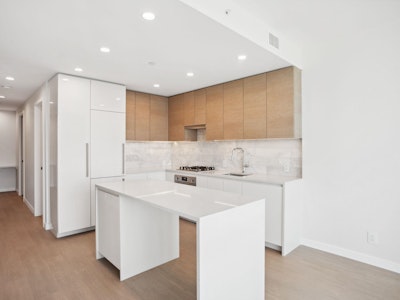 2901-2186 Gilmore Avenue - 3