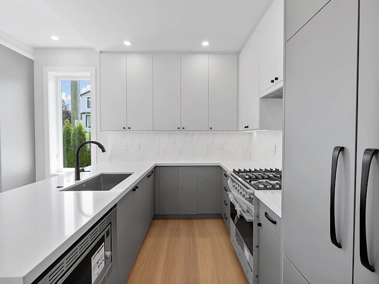 4041 St. Catherines Street, Vancouver, BC, V5V 4L7 - 8