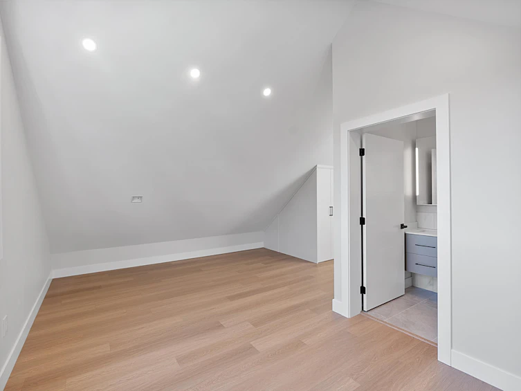 4041 St. Catherines Street, Vancouver, BC, V5V 4L7 - 17