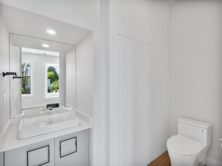 4041 St. Catherines Street, Vancouver, BC, V5V 4L7 - 9