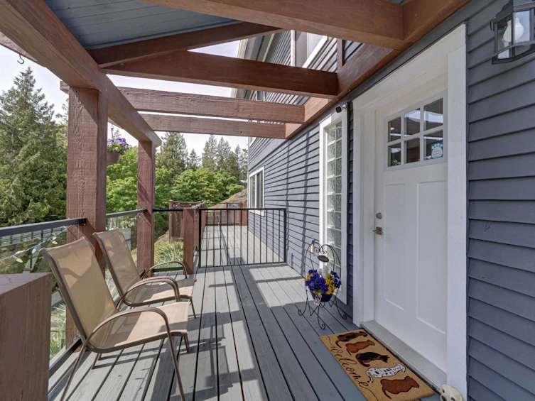 8362 Redrooffs Road, Halfmoon Bay, BC, V7Z 1E5 - 8