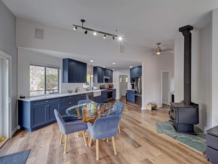 8362 Redrooffs Road, Halfmoon Bay, BC, V7Z 1E5 - 24