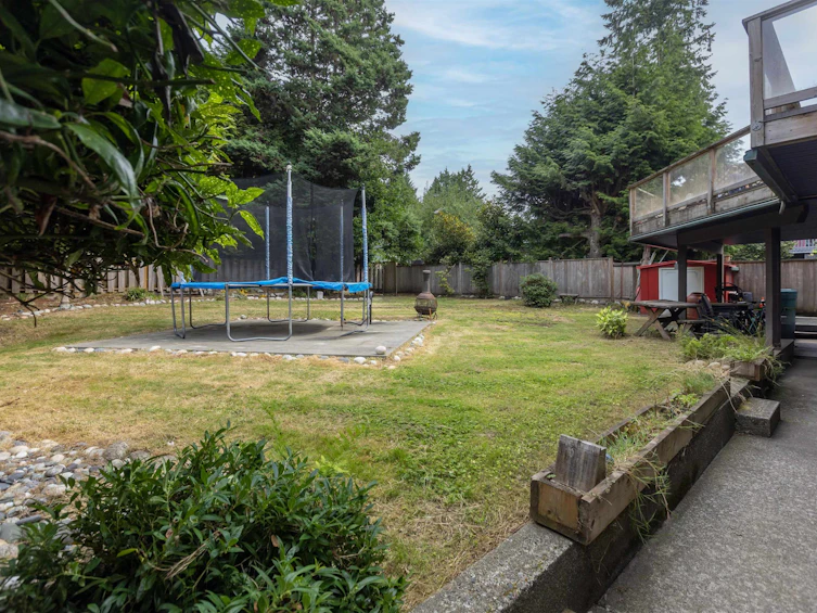 2488 Belloc Street, North Vancouver, BC, V7H 2L1 - 33