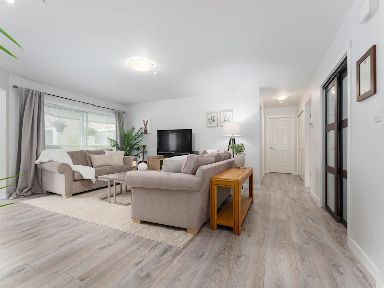 212-3690 Banff Court, North Vancouver, BC, V7H 2Y7 - 3